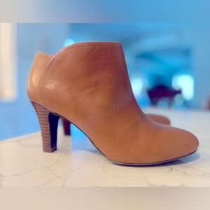 Banana republic women’s booty heel size 6 1/2
